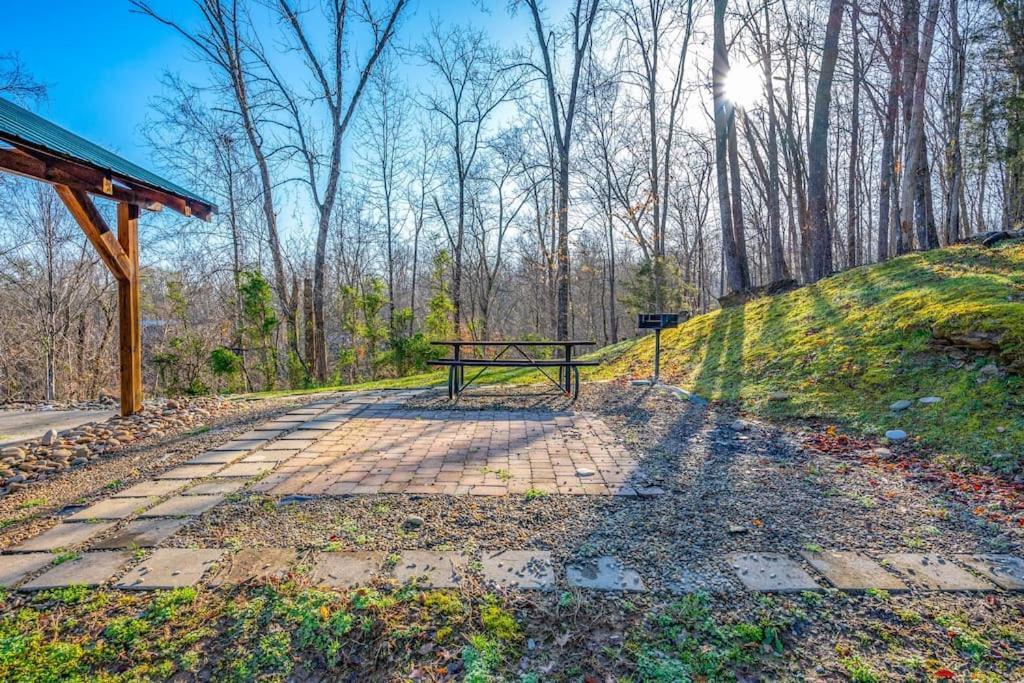 Dog Friendly! Views! Hot Tub! Close To Pf! Gsmnp Сев'єрвілл Екстер'єр фото