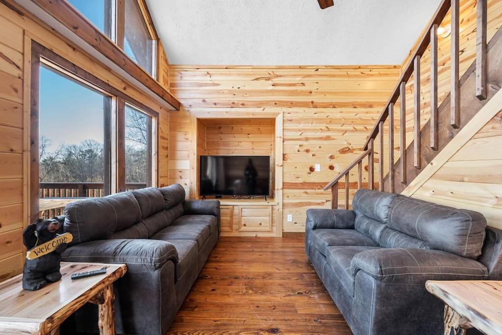 Dog Friendly! Views! Hot Tub! Close To Pf! Gsmnp Сев'єрвілл Екстер'єр фото