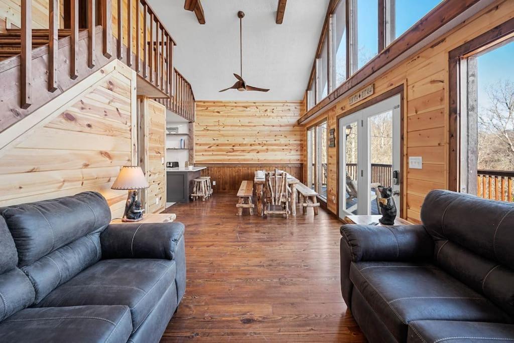 Dog Friendly! Views! Hot Tub! Close To Pf! Gsmnp Сев'єрвілл Екстер'єр фото